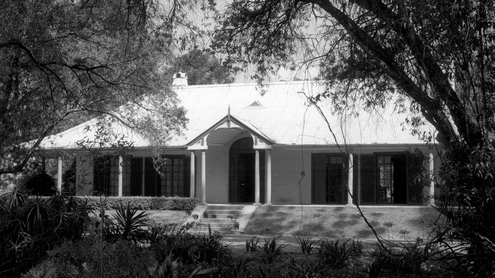 Brownlow Hill Estate-Camden NSW-State-Library-NSW-chris-wilmar-architect-for-wilmar-schutz